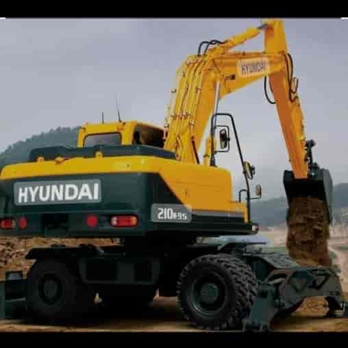 Rubber wheel excavator
